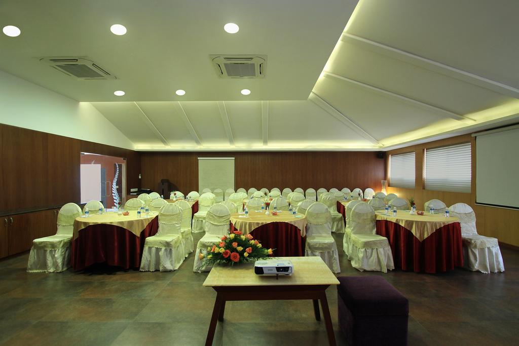 Silent Shores Resort & Spa Mysore Exterior foto