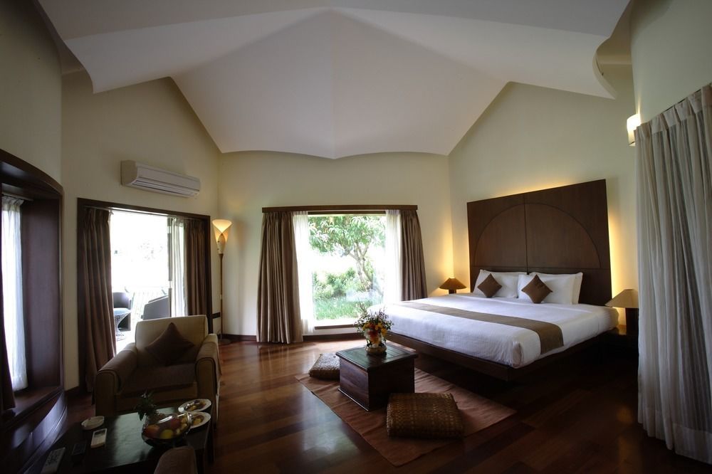 Silent Shores Resort & Spa Mysore Exterior foto